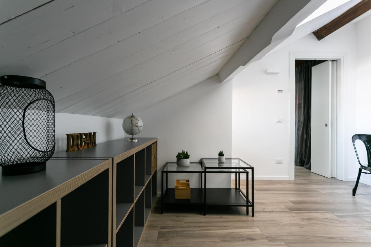 Navigli Darsena Apartment Milan